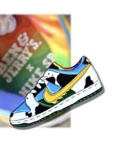 Alternative view of N!ke SB 'Dunk SB Shoes' Enamel Pin