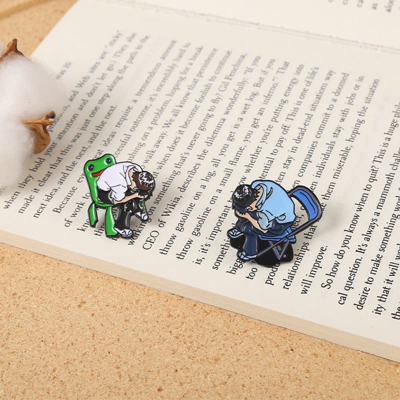 Neon Genesis Evangelion 'Shinji Green Chair' Enamel Pin - Image 5