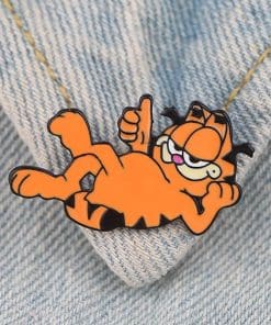 Alternative view of Garfield 'Chillin' Enamel Pin