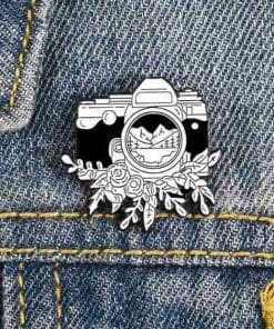 Alternative view of Photography 'Shooting Landscape' Enamel Pin
