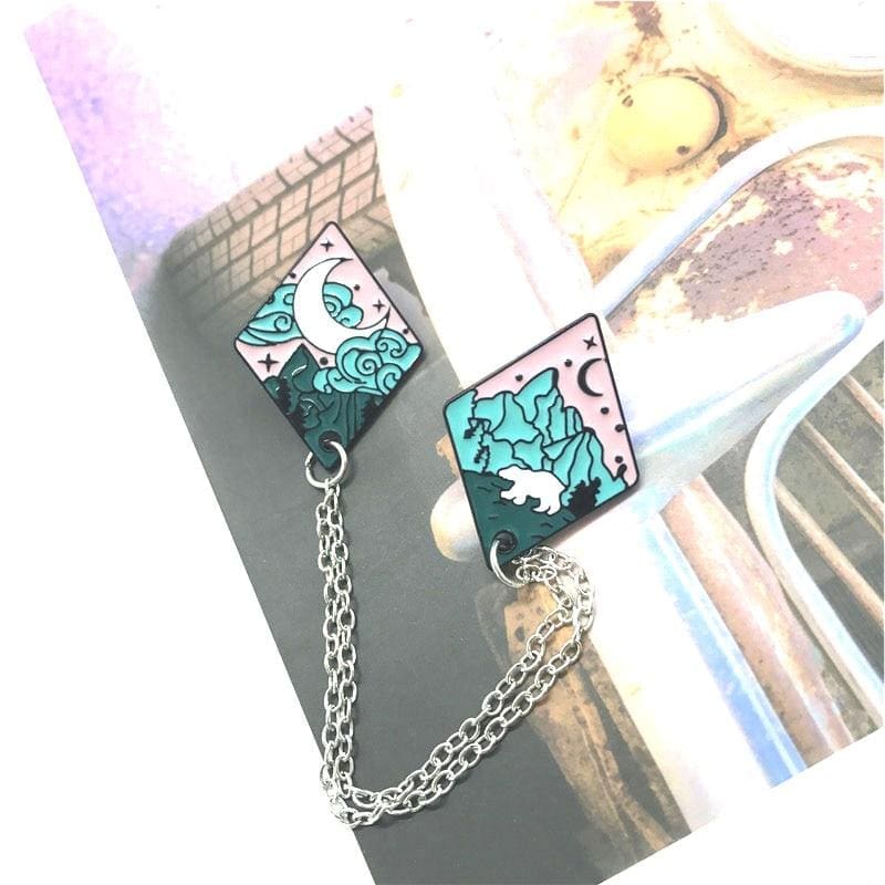 Chain 'Moonlight' Enamel Pin - Image 6