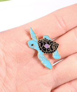 Alternative view of Cute Sea Turtle Enamel Pin