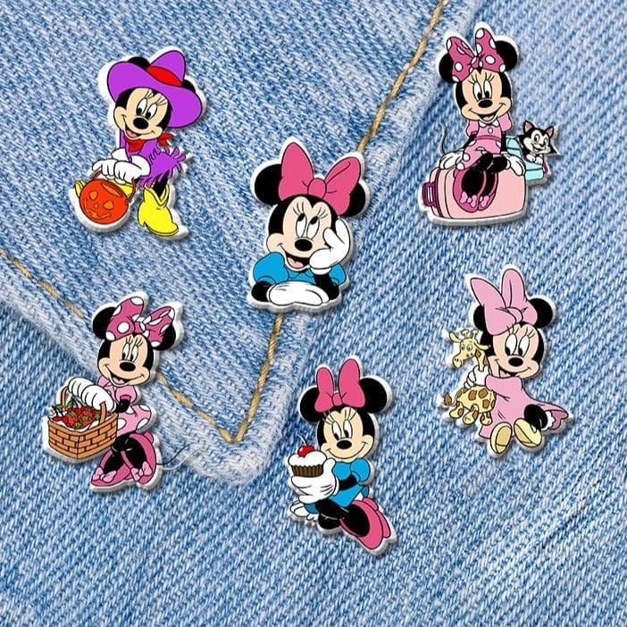 Acrylic Pin Mickey Mouse and Friends 'Minnie | Santa Baby' - Image 2