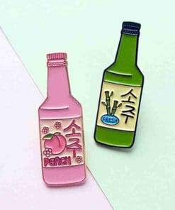 Alternative view of Soju 'Fresh Flavor' Enamel Pin
