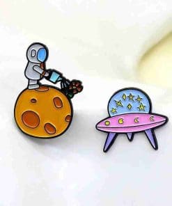 Alternative view of Spaceship 'Star Light' Enamel Pin