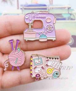 Alternative view of Sewing Machine 'Purple and Pink | Singer' Enamel Pin