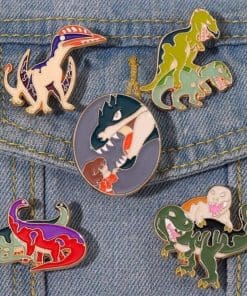 Alternative view of Dinosaur Couple 'Brontosaurus' Enamel Pin