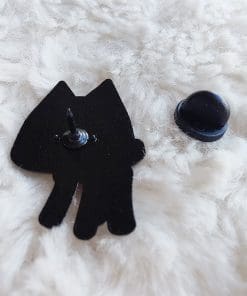 Doko Demo Issyo 'Kuro' Enamel Pin - Image 5