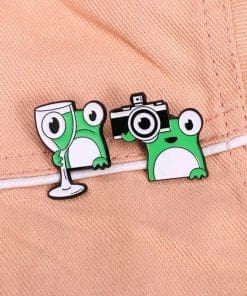 Alternative view of Cute Frog 'Magnifying Glass' Enamel Pin