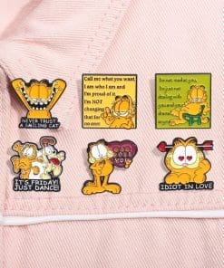 Garfield 'Idiot In Love' Enamel Pin - Image 3