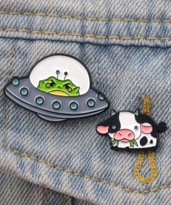 Alternative view of UFO 'Set of 2 Animal Invader' Enamel Pin