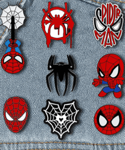 Alternative view of Spiderman 'Head Logo' Enamel Pin