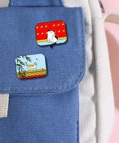 Alternative view of Ancient Chinese 'Cat Red Door' Enamel Pin