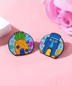 Alternative view of Spongebob Squarepants ‘Squidward House’ Enamel Pin