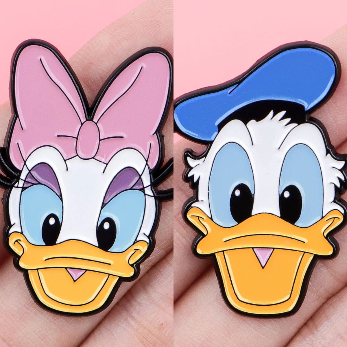 Mickey Mouse and Friends ‘Donald Duck Face Card’ Enamel Pin - Image 4