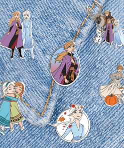 Alternative view of Acrylic Pin ‘Frozen | Elsa Protector of Enchanted Forest'