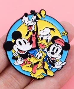 Alternative view of Mickey Mouse and Friends 'Besties Round Portrait' Enamel Pin